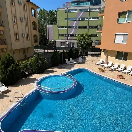 Amadeus I 25 Sunny Apartman Napospart